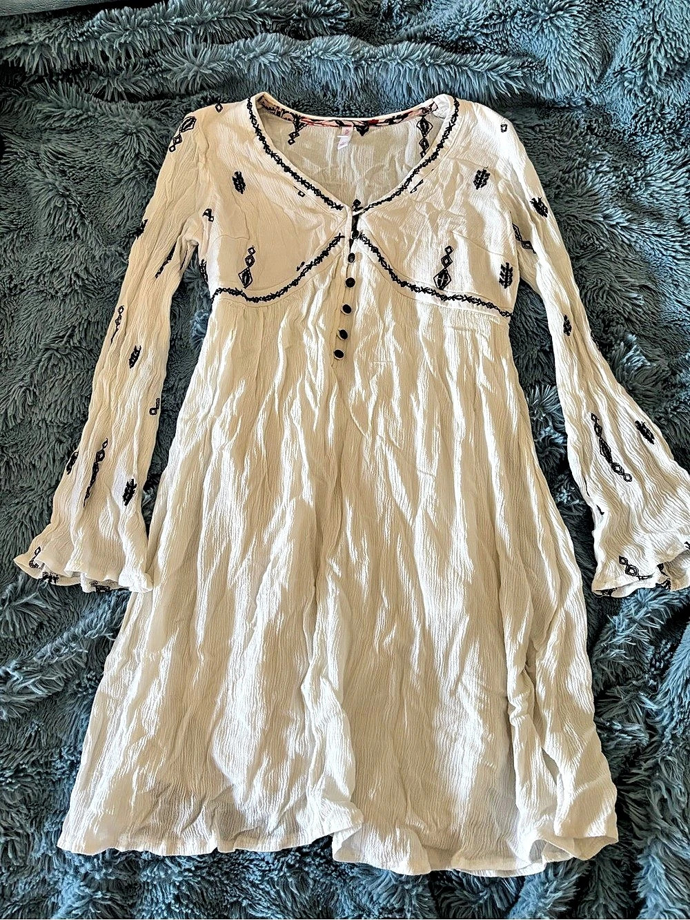Xhilaration Embroidered Mini Dress in Cream & Black Size Small